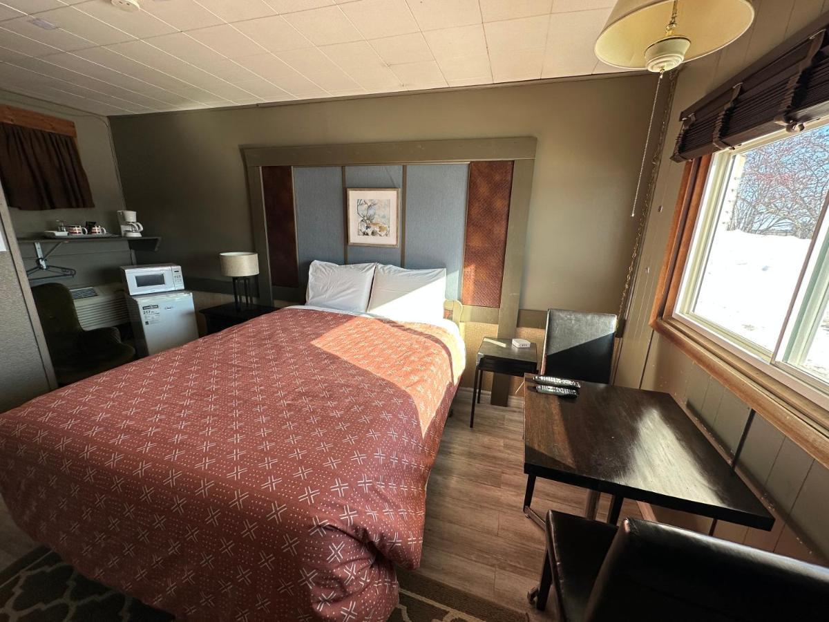 Pinecrest Motel Nipigon ภายนอก รูปภาพ